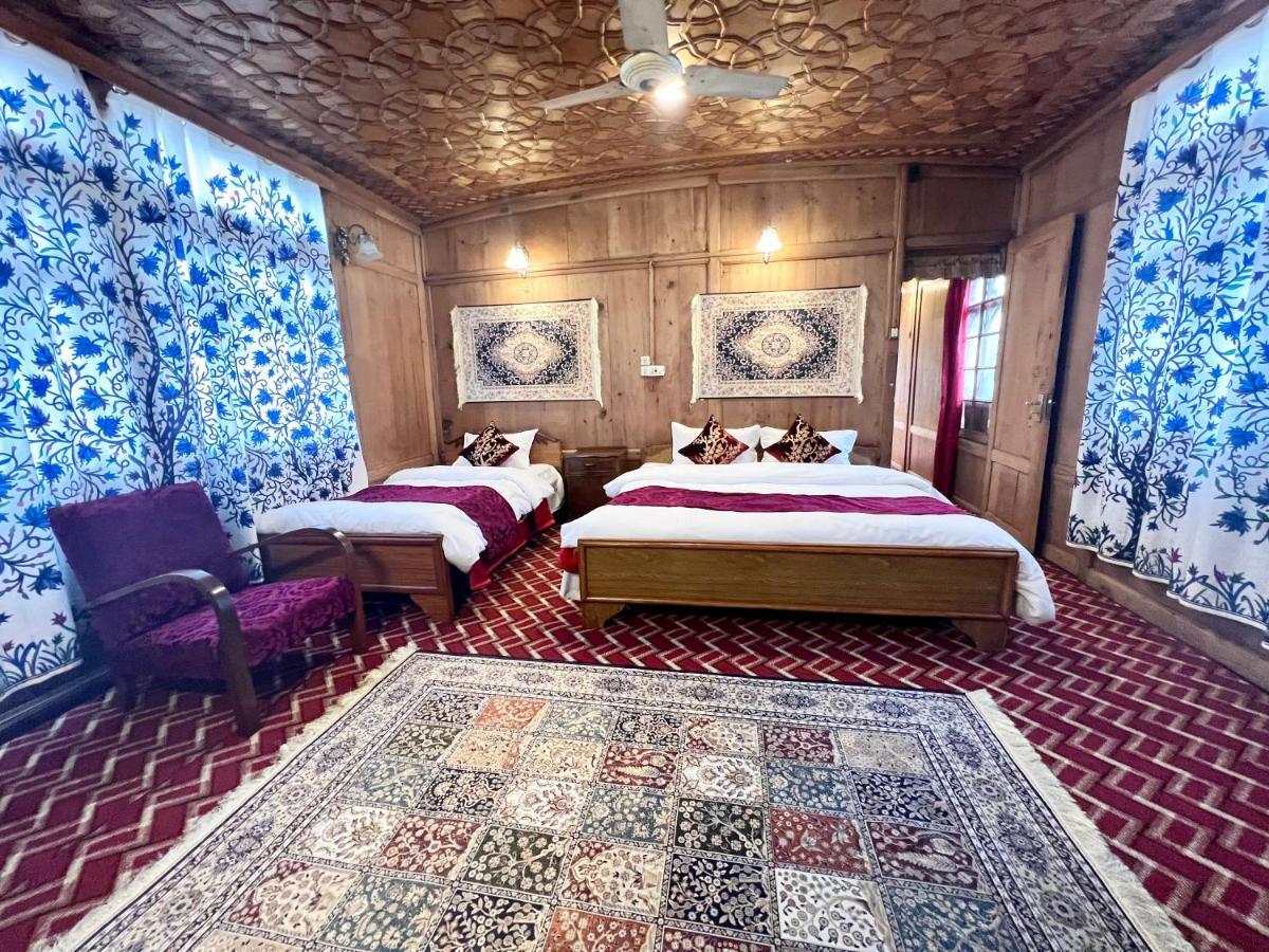 Bed and Breakfast Lake Victoria Houseboats Srīnagar Exterior foto