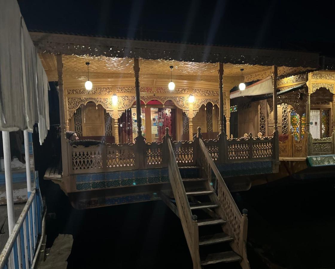 Bed and Breakfast Lake Victoria Houseboats Srīnagar Exterior foto