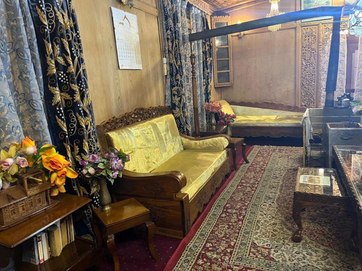 Bed and Breakfast Lake Victoria Houseboats Srīnagar Exterior foto