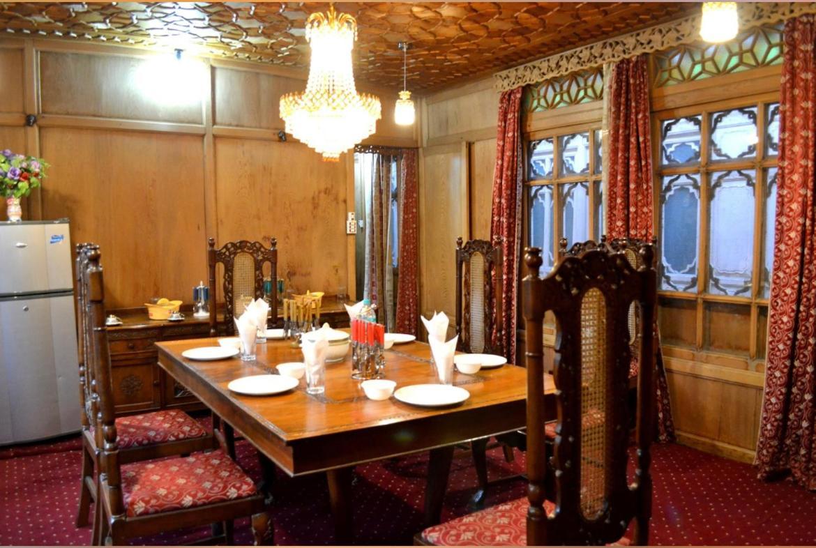 Bed and Breakfast Lake Victoria Houseboats Srīnagar Exterior foto